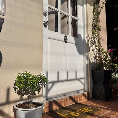 Villa Skanderbeg Guest House 푸에르토프린세사 외부 사진