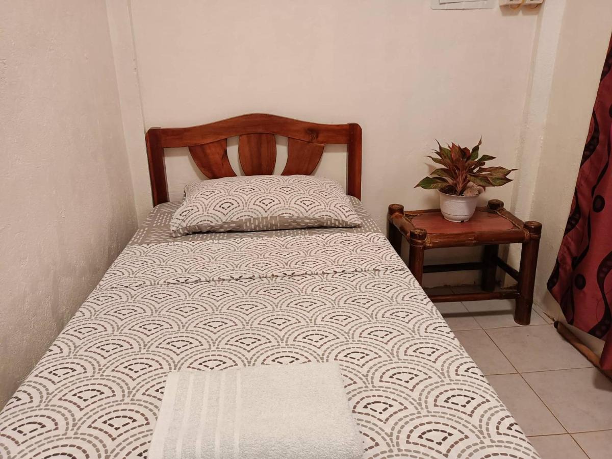 Villa Skanderbeg Guest House 푸에르토프린세사 외부 사진